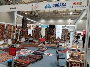 DOĞAKA Koordinasyonunda Katılım Sağlanan “CARPETEXPO 2019 İstanbul Halı ve Kilim Fuarı”nda Osmaniye Karatepe Kilimleri Tanıtıldı Galeri